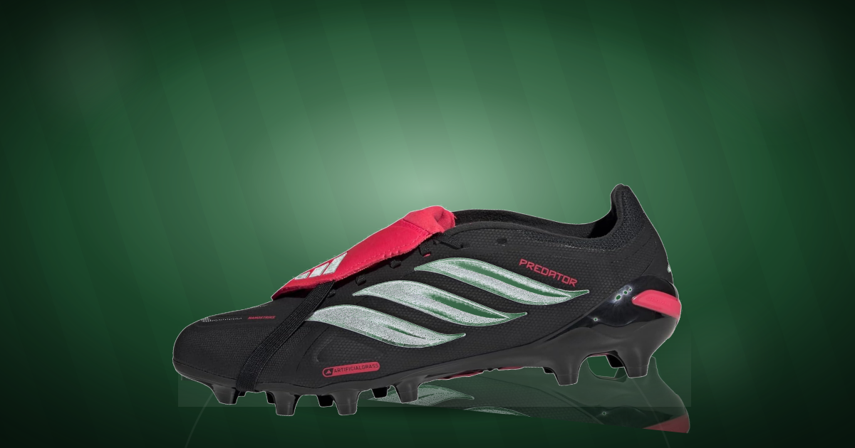 Botas de fútbol para césped artificial AG/MG expuesta en el campo