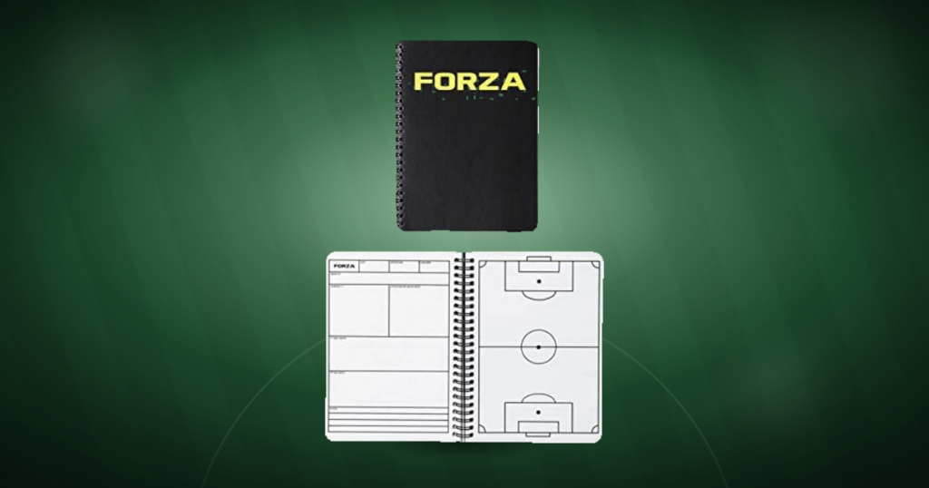 Cuadernos para entrenador de fútbol. Cuaderno de entrenador FORZA en el campo